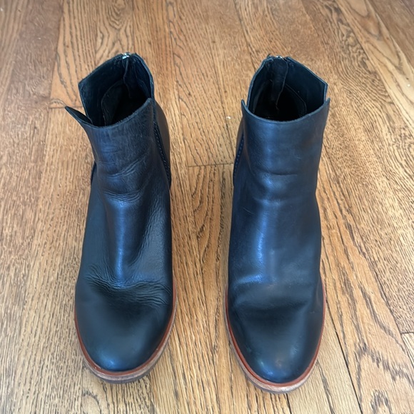 Kork Ease Chandra black leather booties. Heel Height 3 1/2", Shaft Height 3" EUC - Picture 4 of 11
